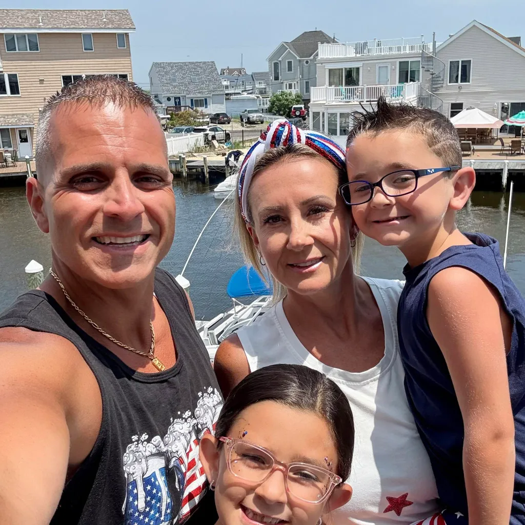 A family portrait of Sigmund and Jennifer Golabek with their children Mya and Sigmund.